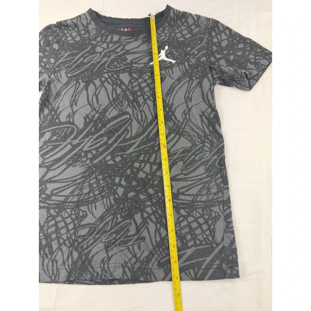 Jordan T-Shirt For Boys  Sz M 10-12-521